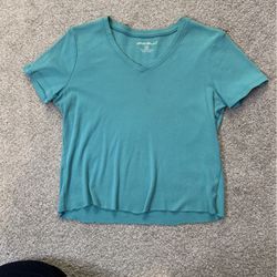 Cropped Eddie Bauer Blue Tee Shirt