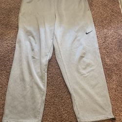 Nike Therma Fleece Pants Size XL