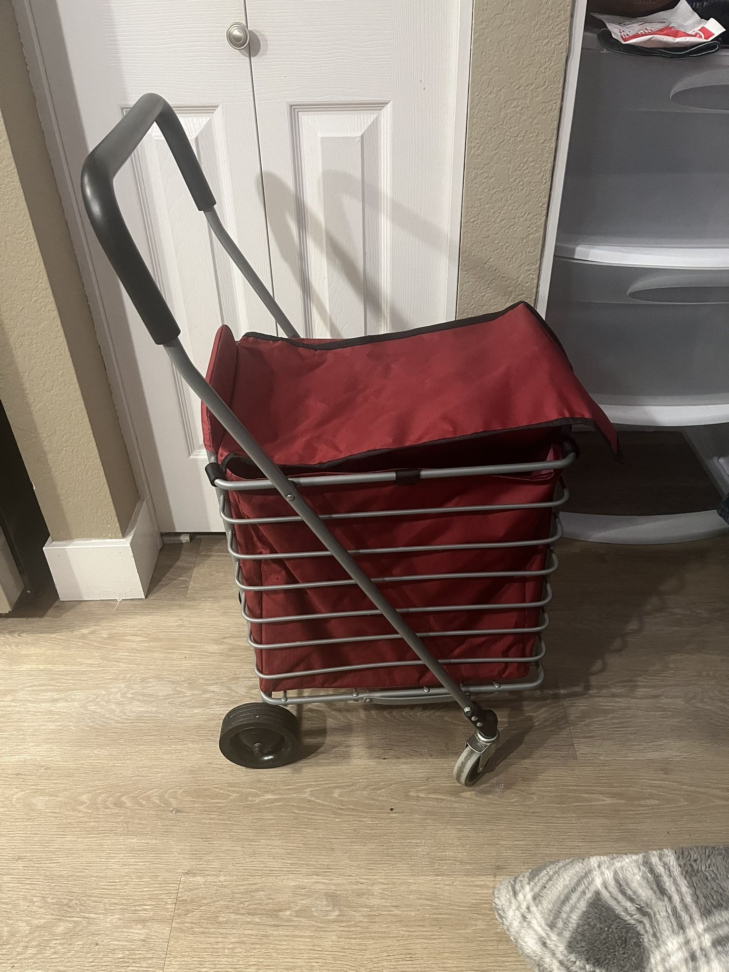 Perfect Condition Fold Up Cart π On Wheels π Great Deal