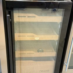 NewAir 840 Count Electric Cigar Humidor, Built-in Humidification MOD# NCH840BK00