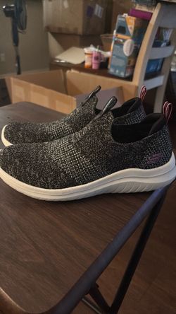 Skechers size 6.5 women’s