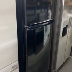 Top Freezer Refrigerator 