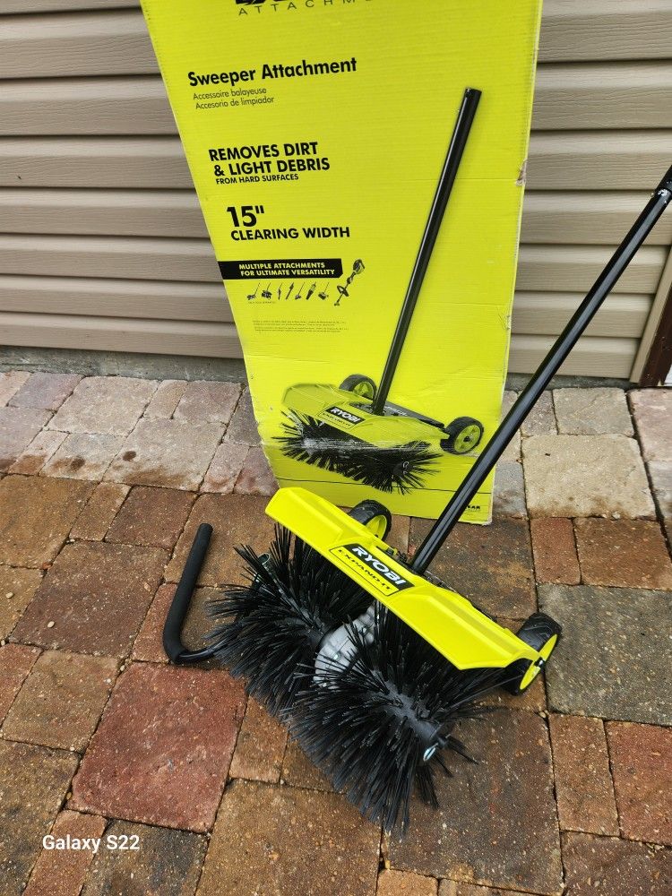 RYOBI
Expand-It Sweeper Attachment