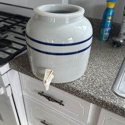 Countertop water cooler