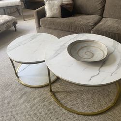 Great Highend Furniture! Table Coffee Table Barstools 