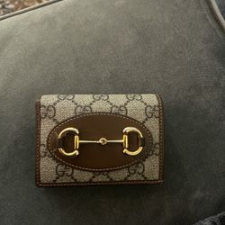 Gucci Womens Wallet. Button Missing But Can Be Repaired. Authentic, Purchased For $500. Selling For $250OBO
