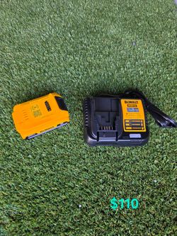 DeWalt DCB112 12V/20V Battery Charger with Battery