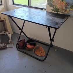 Art Table