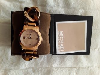Micheal kors women watch New!!