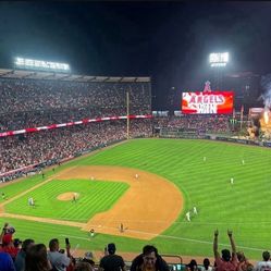 Chicago Cubs vs Los Angeles Angels Of Anaheim - 4 Tickets + Preferred Parking