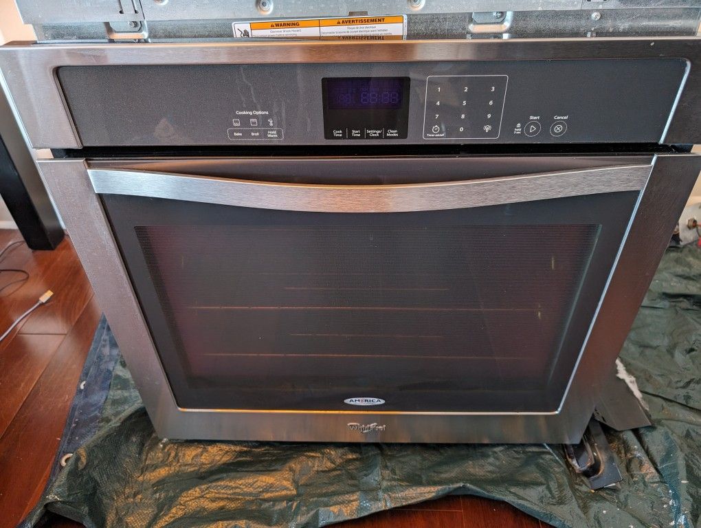 Whirlpool 30" Electric Wall Oven & Glass Cooktop Combo