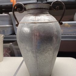 METAL POT, VASE