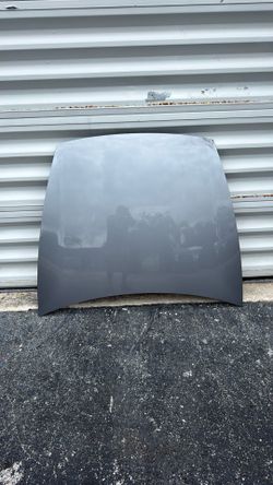 Tesla Model Y2026 hood. Bonete oem