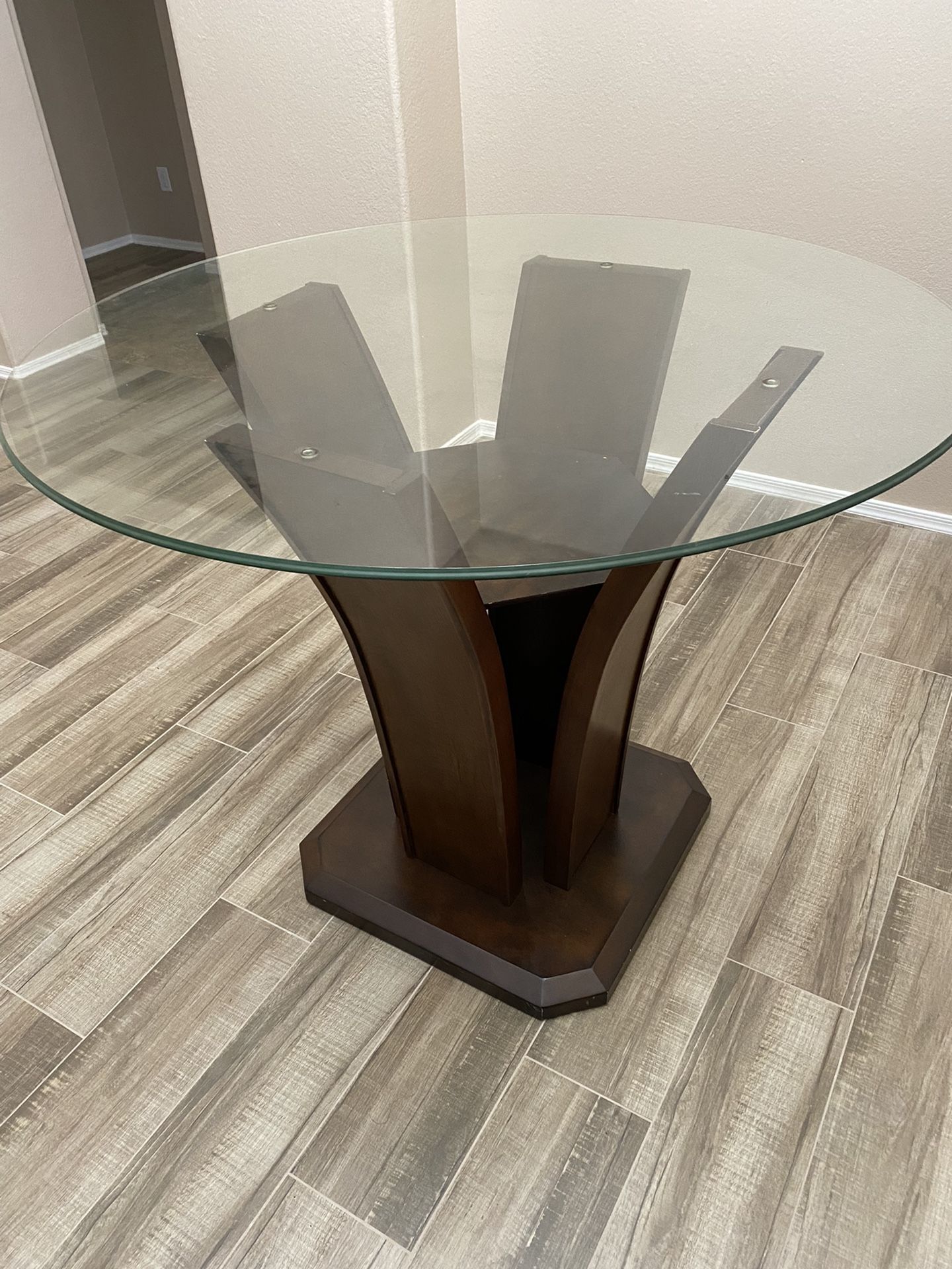 Mor Furniture Dining Table