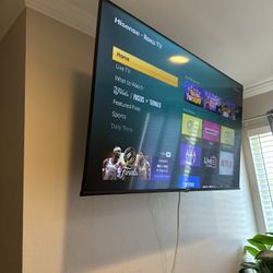 Hisense 55" HDTV + Wall Mount