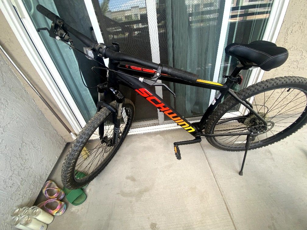29 inch Schwinn Bike like new