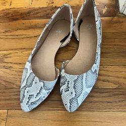 Snake Skin Print Pointed Flats