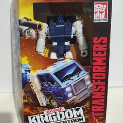 PIPES Transformers Kingdom Come Warfare Cybertron Trilogy Deluxe Class Action Figure