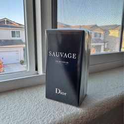 Dior Sauvage Eau De Parfum 