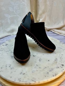 Dr. Scholls Insane Womens 7M Black Suede Lug Sole Wedge Ankle Boots Shooties