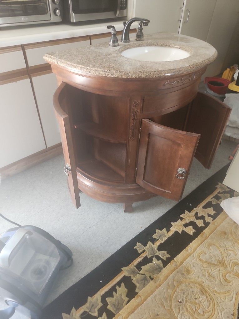 Bathroom Vanity With Granite Top And Facet 
