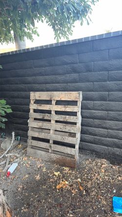 2 free pallets