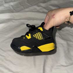 Jordan 4 Retro Thunder 5C