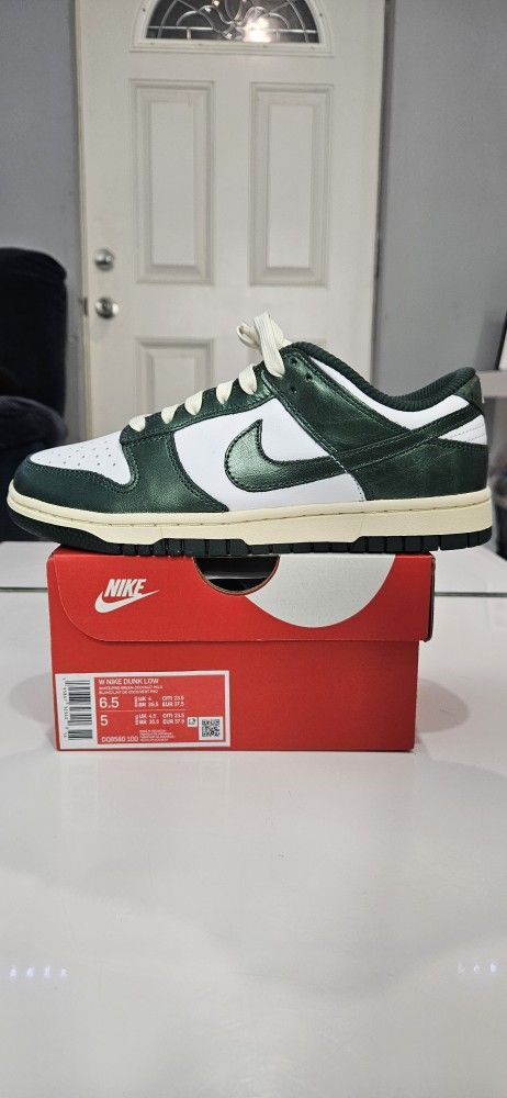 Nike Dunk Low Vintage Green