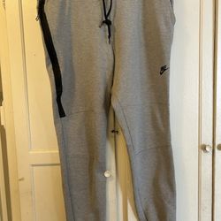 Nike Tech Fleece Joggers Activewear  Streetwear Sz Large 