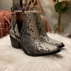 Jeffrey Campbell Boots Size 7.5 Black And White