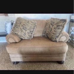 Sofa En Buenas Condiciones $100
