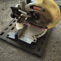 Ryobi 81/4 Compound Miter Saw 
