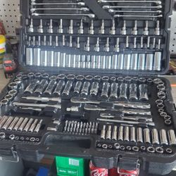 Dewalt Socket  Set 200 Pcs 