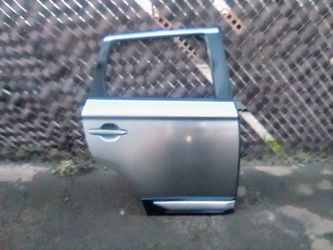 2016-2019 Mitsubishi Outlander Rear Passenger Side Door Oem.