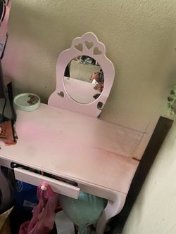 Pink Girl, Vanity(no stool seat)