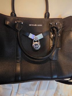 Never used MICHAEL KORS BLACK HANDBAG