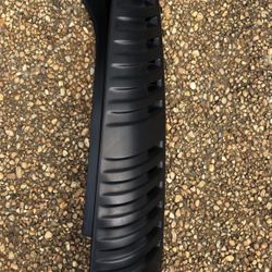 Rear Trim Pillar For 02 Chevy Tahoe