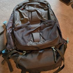 Osprey Fairview Day 40l BackPack. Luggage.  Brown And Blue