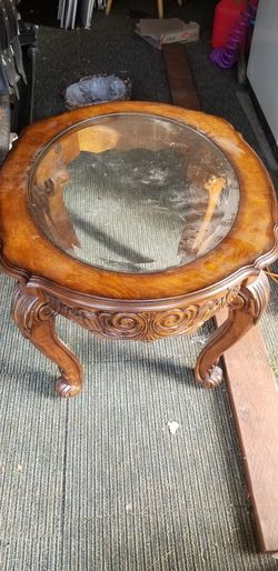 Oak coffee and end table