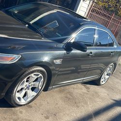 2011 Ford Taurus