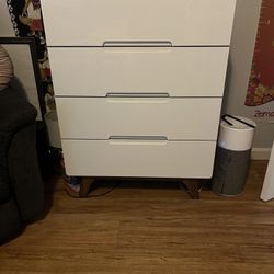 Dresser Set 