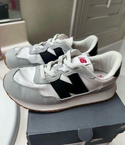 Girl shoes
