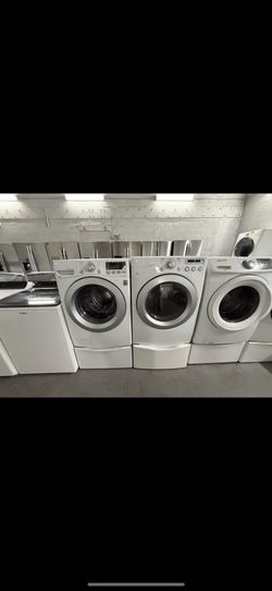 LG Washer And Dryer Set “27 ( Lavadora Y Secadora )
