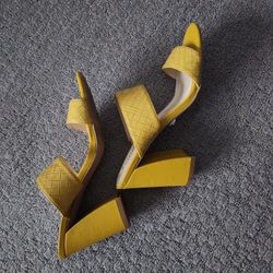 Its Springtime! Heels Yellow. Very Comfortable 