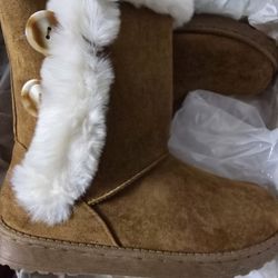 Women's Boots Size 9 New