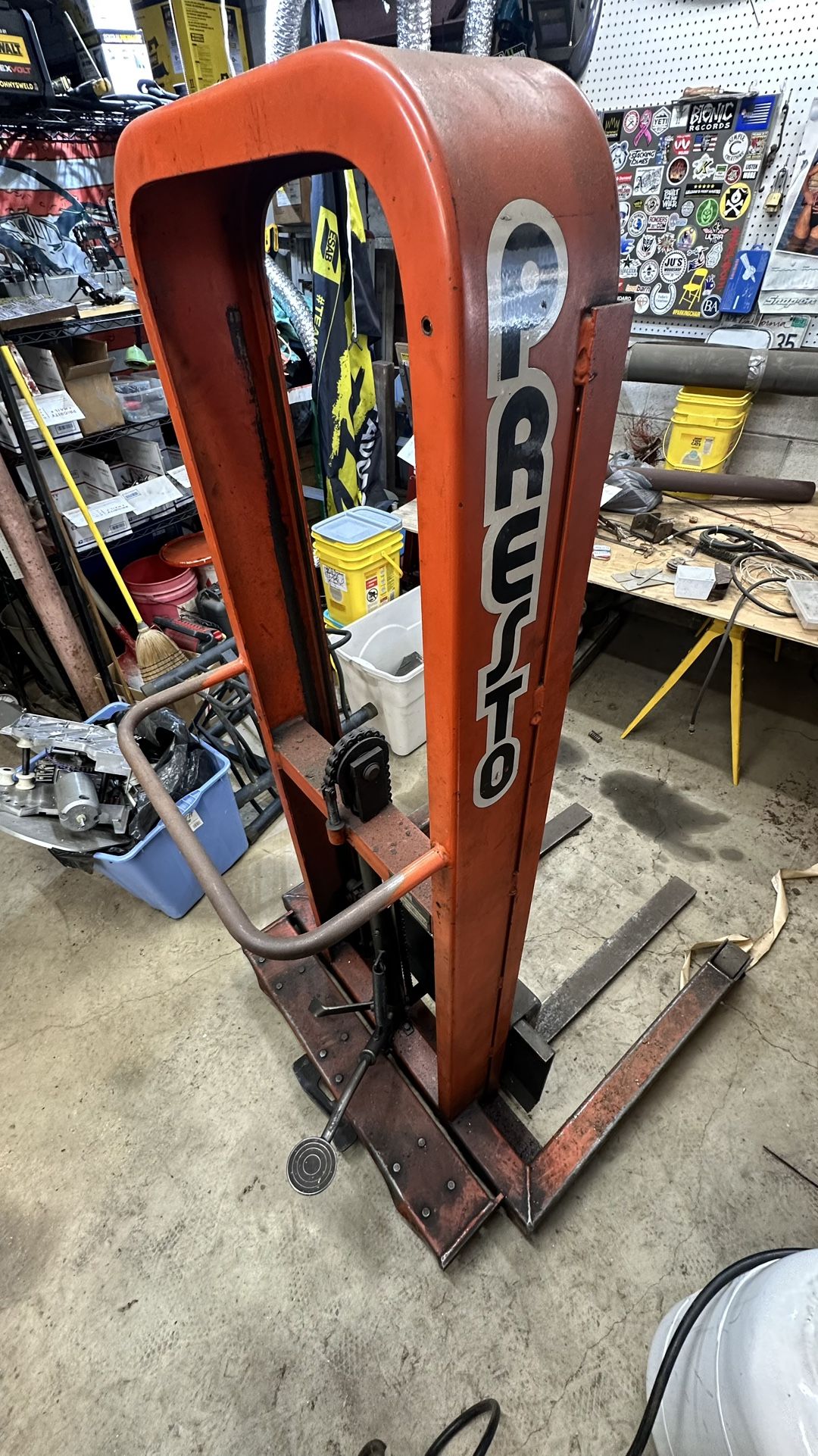 Manual Forklift - Presto (Foot Pump)