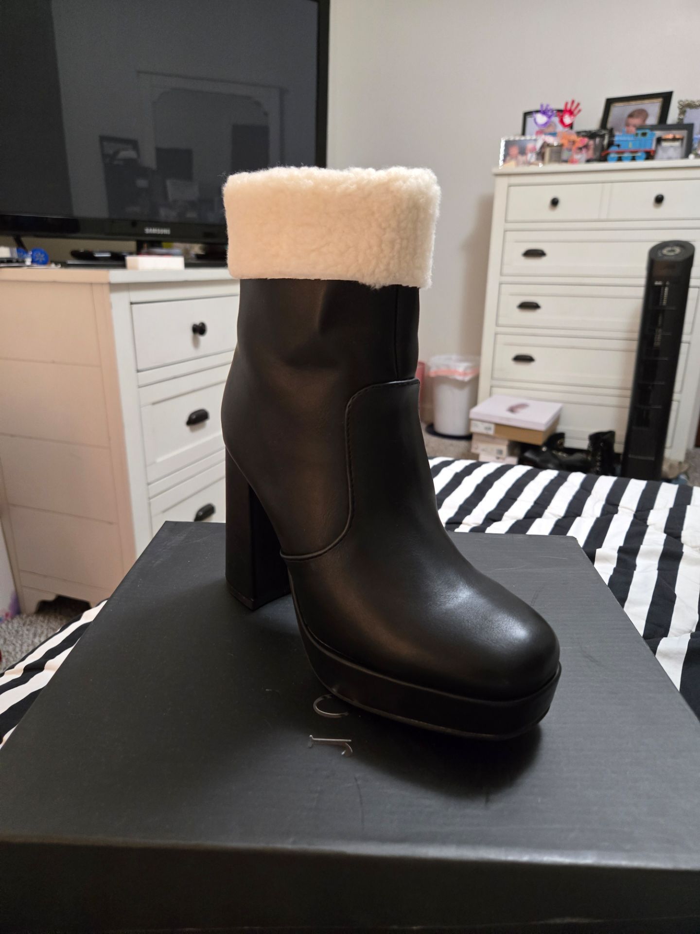 Brand new. Size 7. Windsor. Ankle Boots.