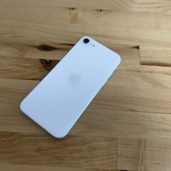 Apple iPhone SE 2nd Gen (2020) / 128GB / Unlocked
