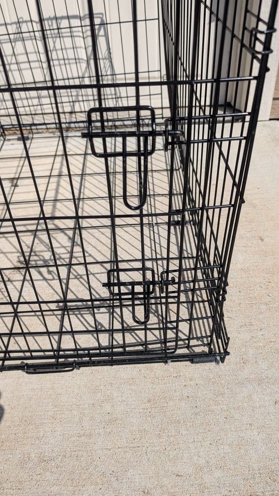 DOG CRATE 36 x24 x26 Large
Pet Kennel Cage Folding Portable Travel Metal
(((No bottom tray)))
As is !