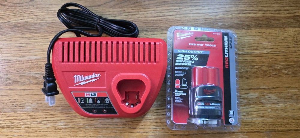 M12 2.5 Battery And Charger